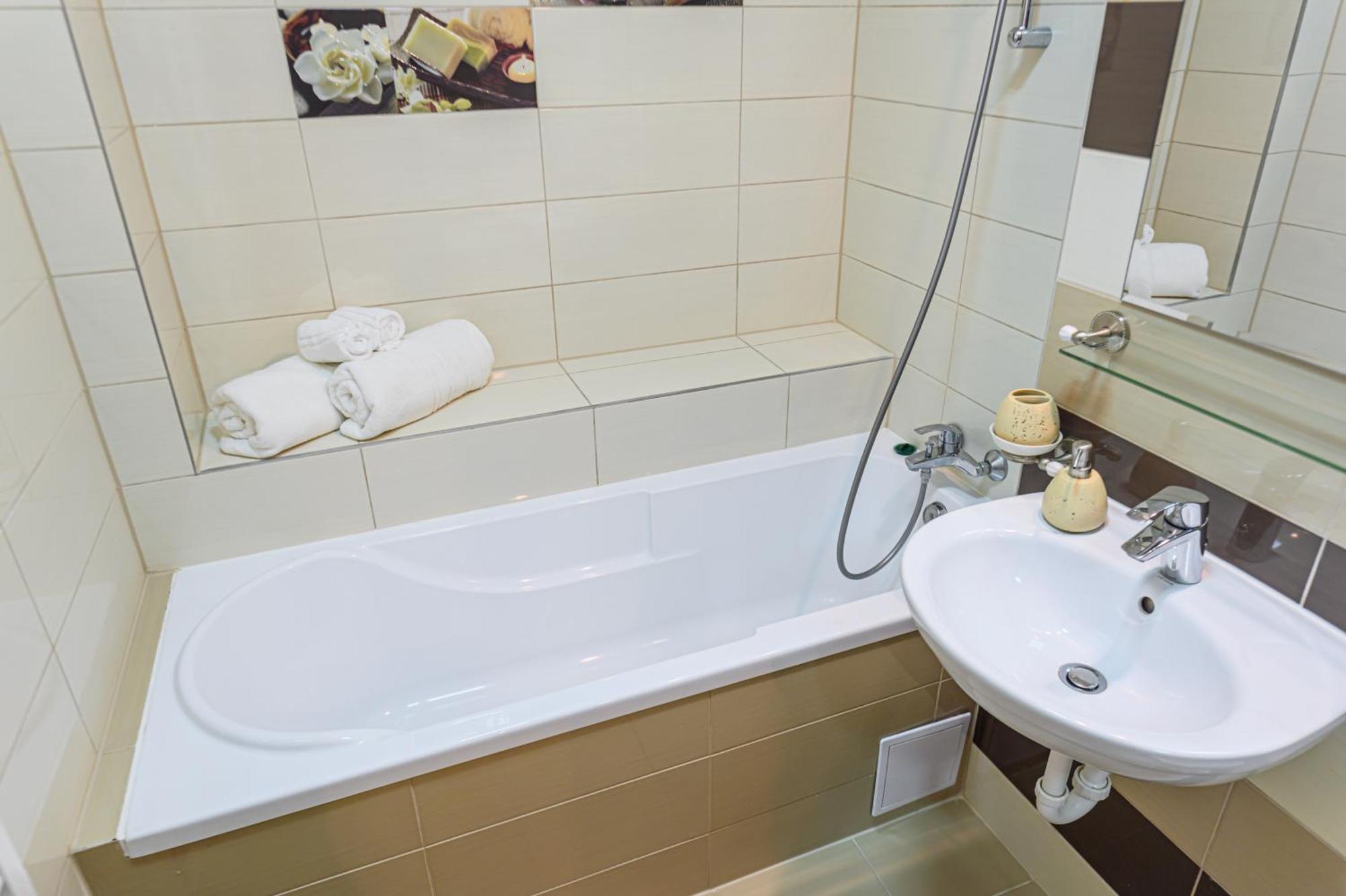 Larabelle Home Coresi ブラショフ エクステリア 写真